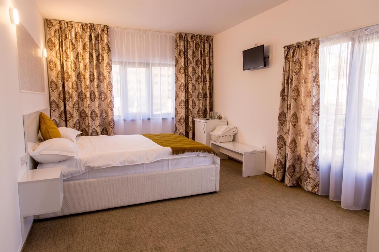 Complex Carol Hotel Buzău Exterior photo