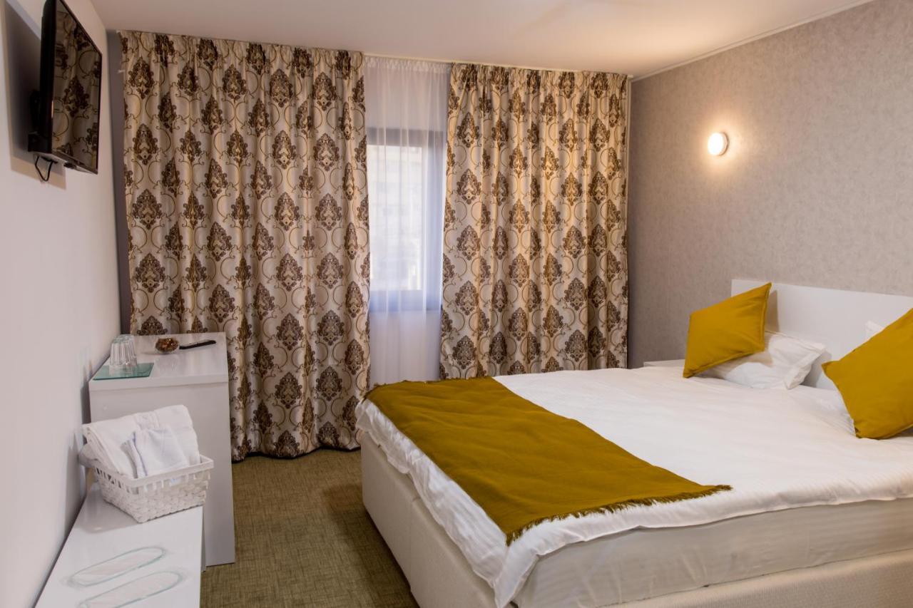 Complex Carol Hotel Buzău Exterior photo